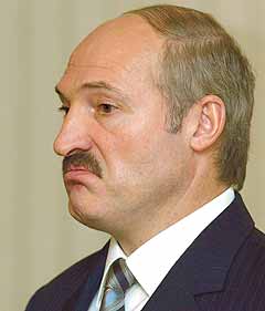 LukashenkoSeeAsOnShit.jpg