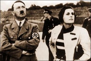Rifenshtaln Hitler.jpg