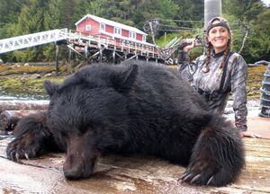 Melissa Bachman killing bear.jpg