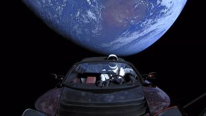 Elon-musk-tesla-roadster-falcon-heavy-demo-mission-front-earth.jpg
