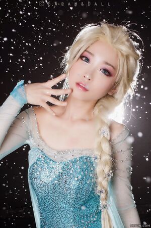 Frozen cosplay 01.jpg