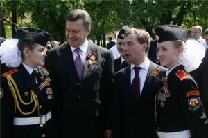 Medvedev schoolgirl georgiev ribbon reaction.jpg
