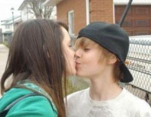 Bieber-and-girl.jpg