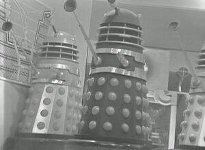 Doctor Who 1 -s02e02p5 The Dalek Invasion of Earth.0-22-36.737.jpg