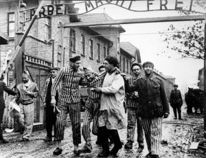 Liberation of Auschwitz prisoners.jpg