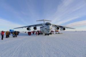 Il-76 antarctica1.jpg