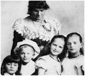 Kleiner Goering und die Familie.jpg